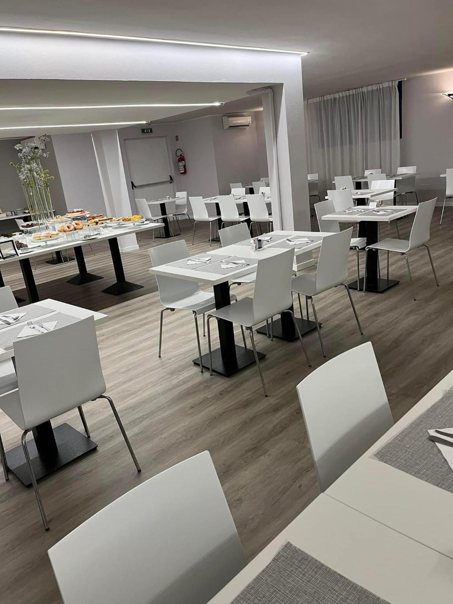 Park Hotel Residence Крема Екстериор снимка
