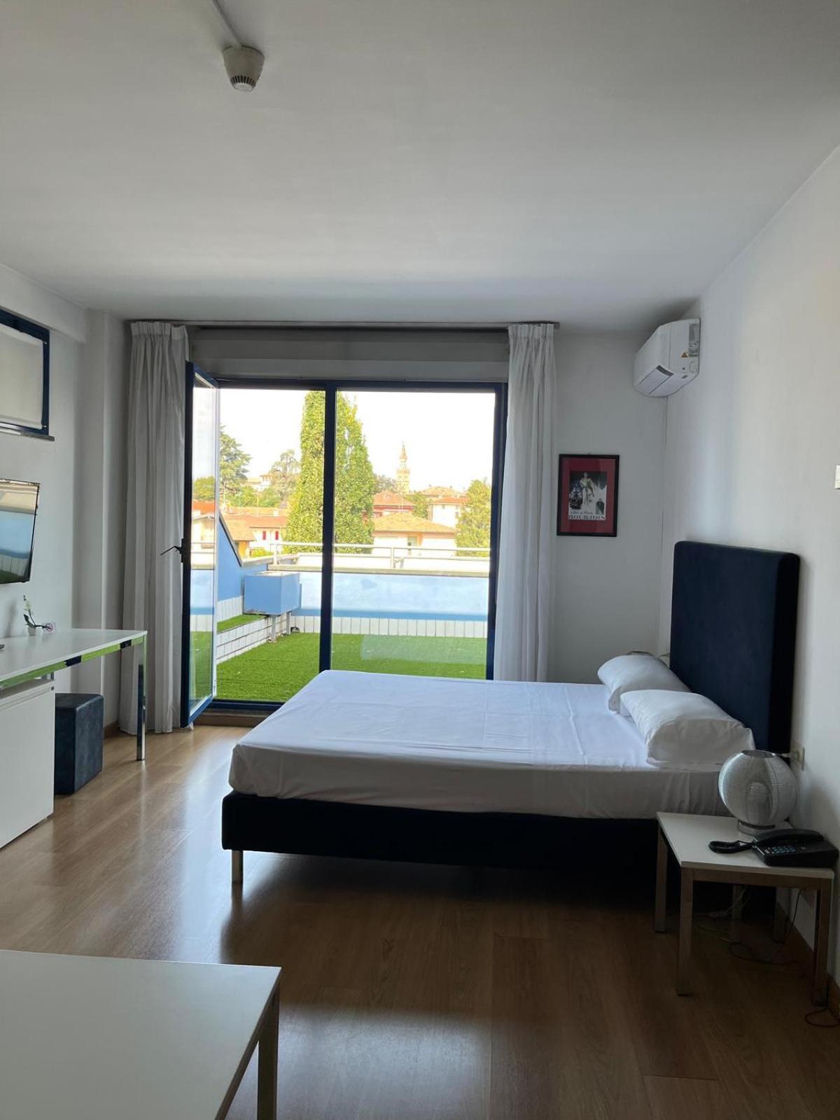 Park Hotel Residence Крема Екстериор снимка