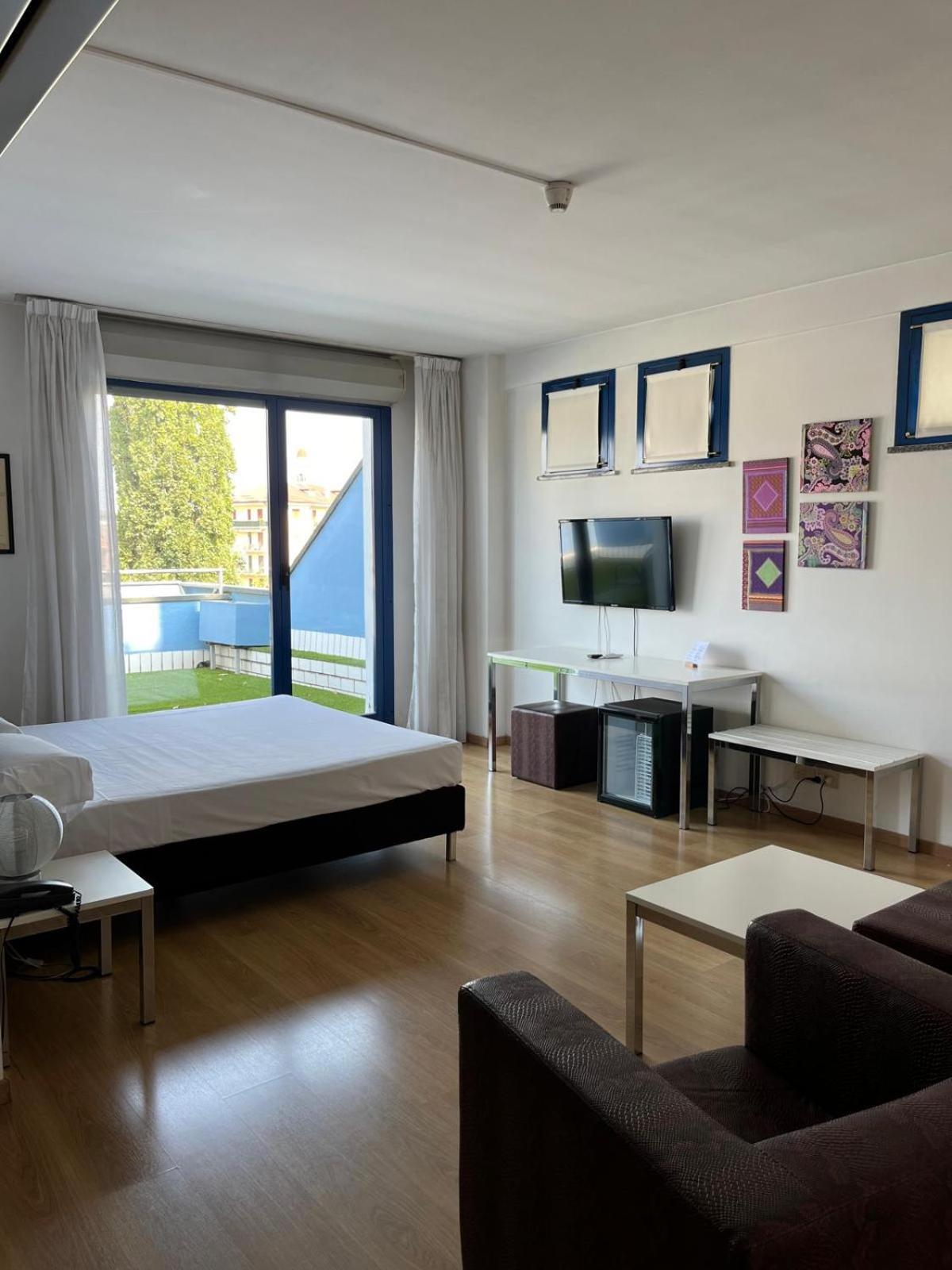 Park Hotel Residence Крема Екстериор снимка