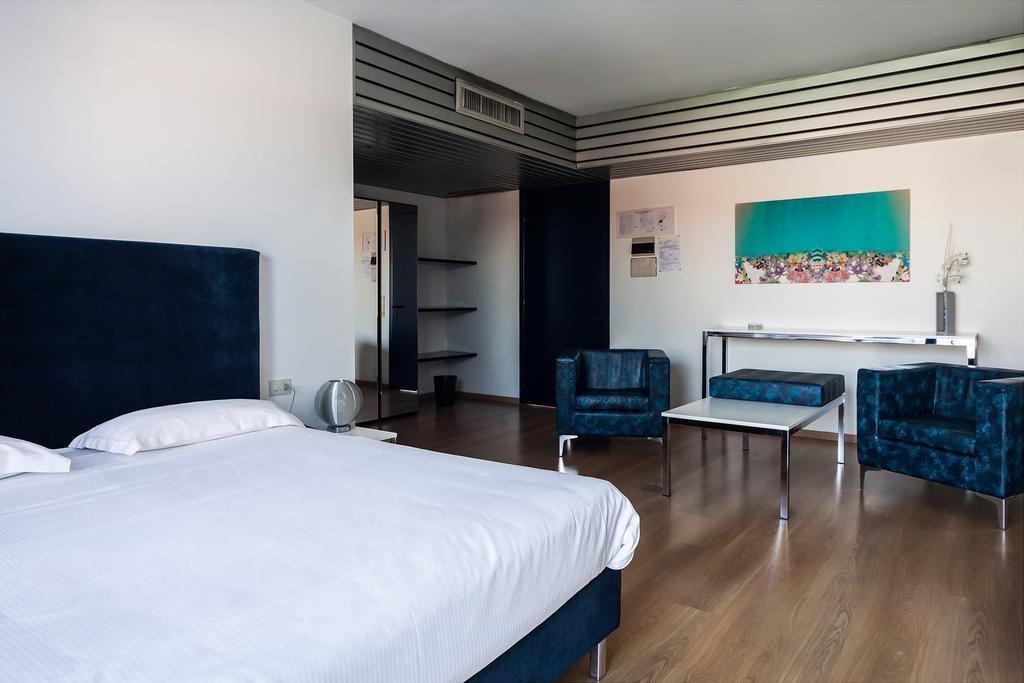 Park Hotel Residence Крема Екстериор снимка