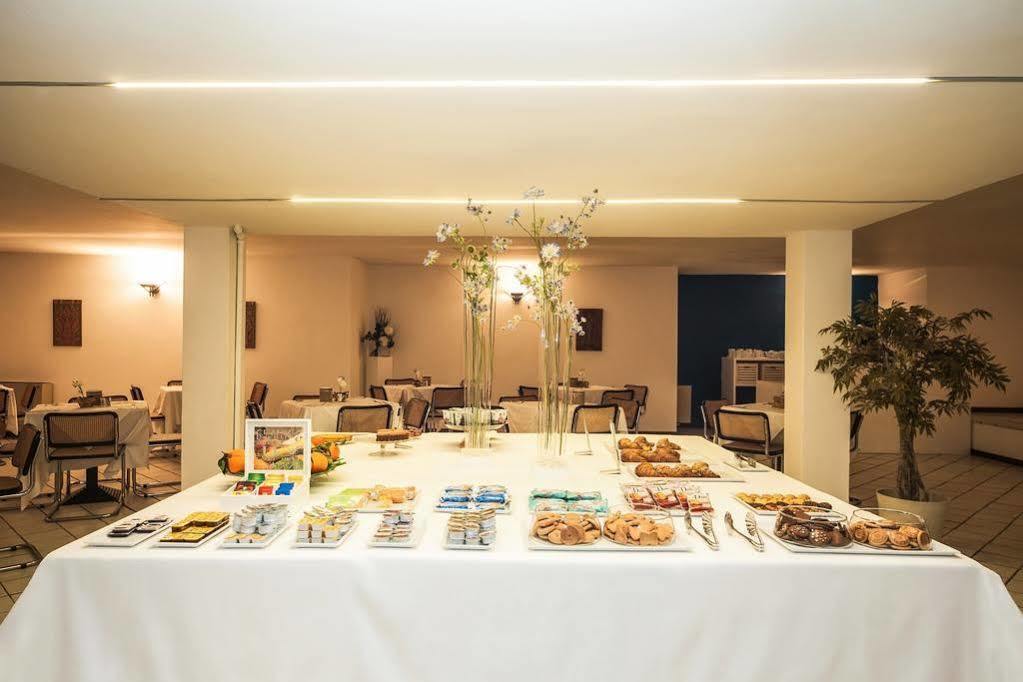 Park Hotel Residence Крема Екстериор снимка